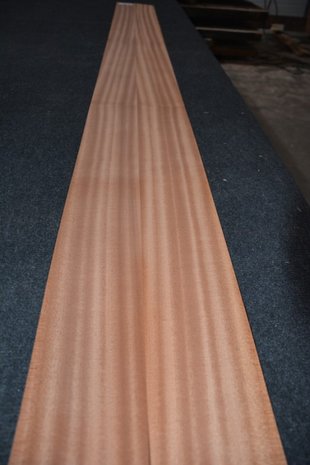 Sipo mahonie fineer 225 x 10-11 cm | 0.6mm | 0,261m²