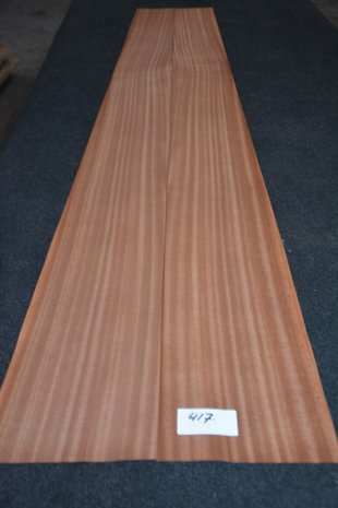 Sipo mahonie fineer 204 x 17-22 cm | 0.6mm | 0,398m²