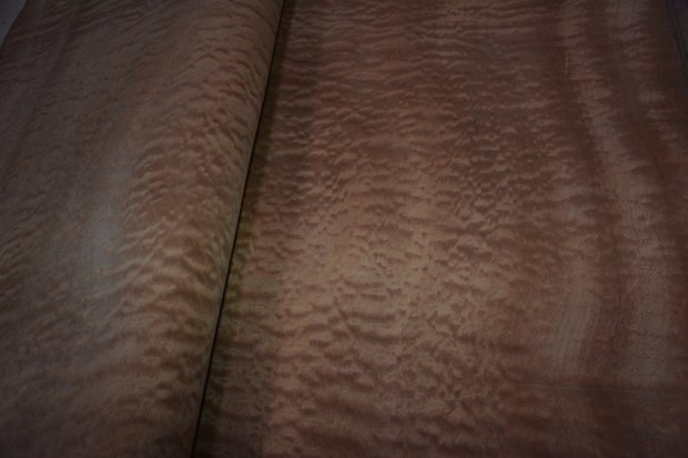 Mahonie Pommele fineer 254 x 66 cm | 0.6mm | 1,676m2