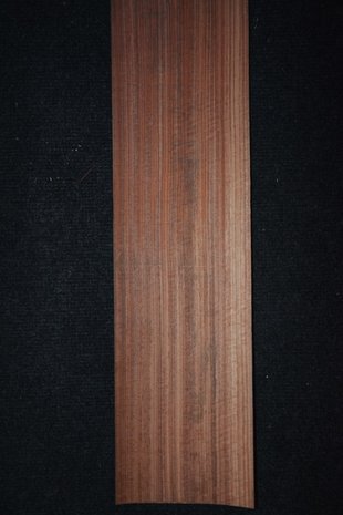 Rozenhout fineer 307 x 11-14 cm | 0.6 mm |0,382 m2 | kwartiers