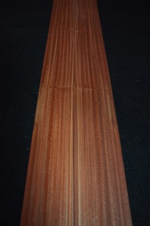 Rozenhout fineer 307 x 11-14 cm | 0.6 mm |0,382 m2 | kwartiers