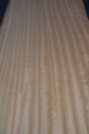 Iroko fineer 230 x 42-43 cm | 0.6mm | 0,978 m2