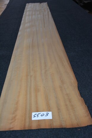 Iroko fineer 230 x 33-36 cm | 0.6mm | 0,794 m2