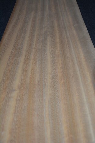 Iroko fineer 230 x 33-36 cm | 0.6mm | 0,794 m2