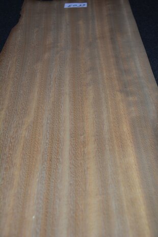 Iroko fineer 230 x 33-36 cm | 0.6mm | 0,794 m2