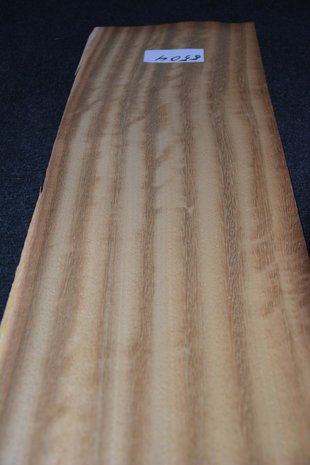 Iroko fineer 210 x 21-22 cm | 0.6mm | 0,452 m2