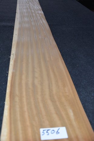 Iroko fineer 210 x 27-28 cm | 0.6mm | 0,578m2