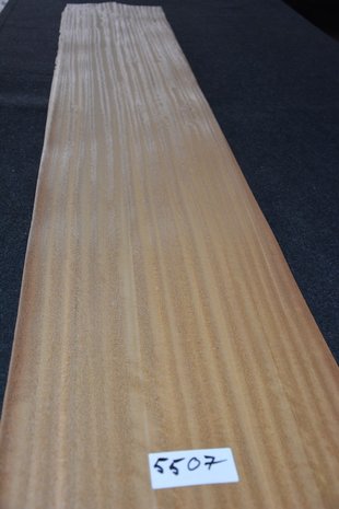 Iroko fineer 210 x 34-36 cm | 0.6mm | 0,735m2