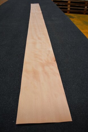 Beuken fineer 223 x 18 cm | 0.6mm | 0,401m² 