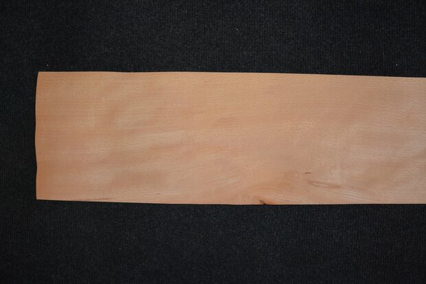 Beuken fineer 223 x 18 cm | 0.6mm | 0,401m² 