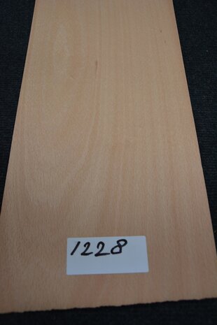 Beuken fineer 215 x 21-25 cm | 0.6mm | 0,495m² 