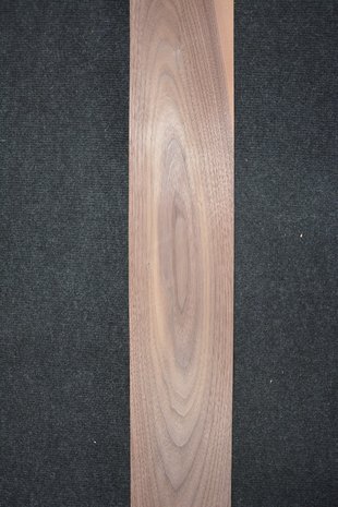 Amerikaans noten fineer 152 x 13 cm | 0.6mm | 0,198m²