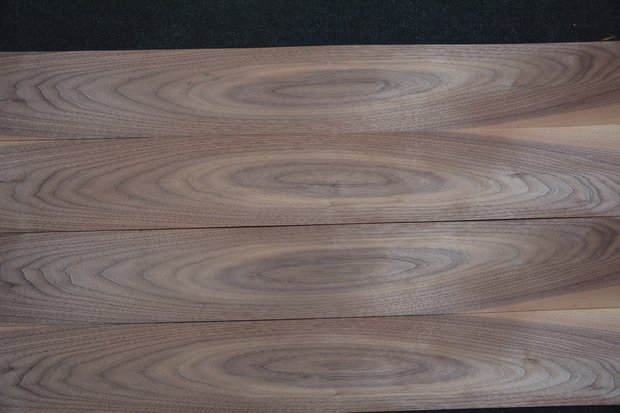 Amerikaans noten fineer 152 x 13 cm | 0.6mm | 0,198m²