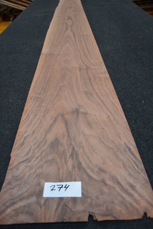Amerikaans noten fineer 260 x 23-30 cm | 0.6mm | 0,689m²