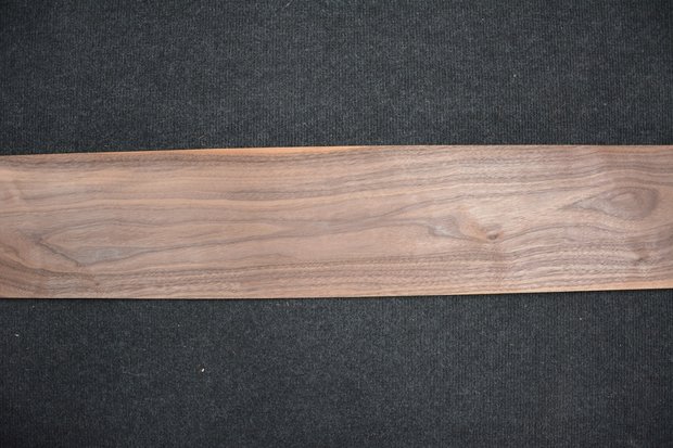 Amerikaans noten fineer 233 x 16 cm | 0.6mm | 0,373m²