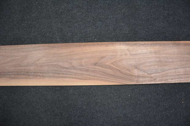 Amerikaans noten fineer 233 x 16 cm | 0.6mm | 0,373m²