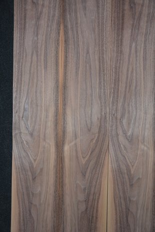 Amerikaans noten fineer 233 x 16 cm | 0.6mm | 0,373m²