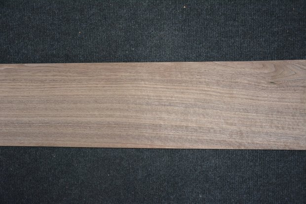 Amerikaans noten fineer 233 x 15-17 cm | 0.6mm | 0,370m²