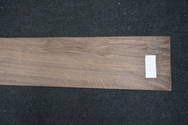 Amerikaans noten fineer 233 x 15-17 cm | 0.6mm | 0,370m²
