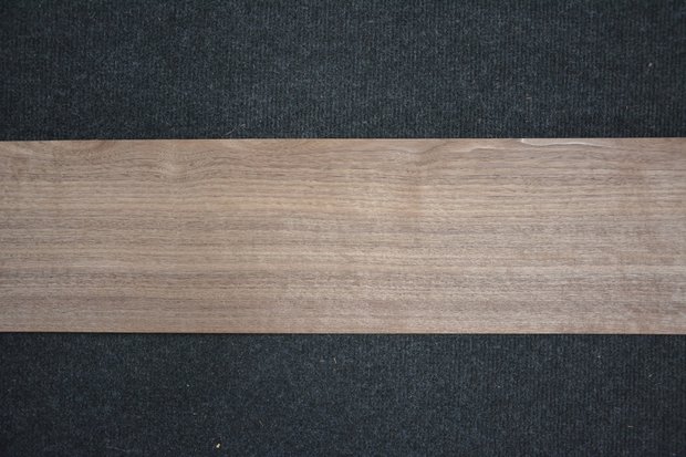Amerikaans noten fineer 233 x 15-17 cm | 0.6mm | 0,370m²