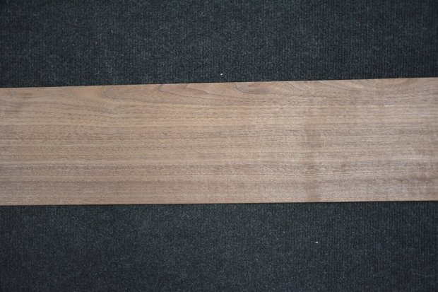 Amerikaans noten fineer 233 x 15-17 cm | 0.6mm | 0,370m²