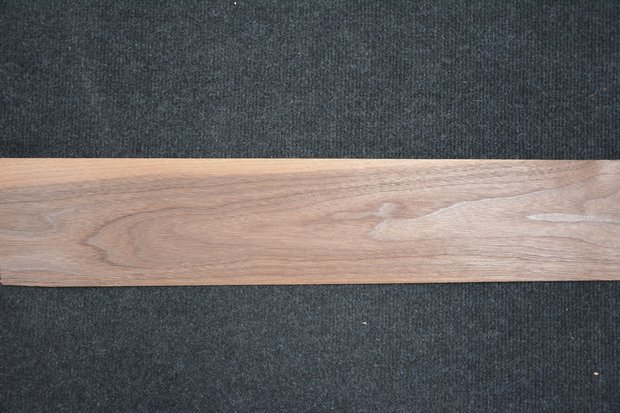 Amerikaans noten fineer 114 x 11-12 cm | 0.6mm | 0,131m²