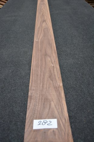 Amerikaans noten fineer 219 x 13-14 cm | 0.6mm | 0,296m²