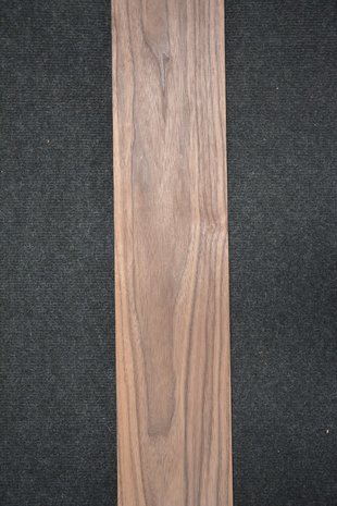 Amerikaans noten fineer 219 x 13-14 cm | 0.6mm | 0,296m²