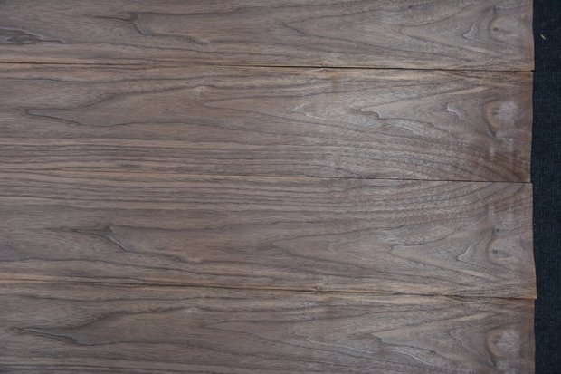 Amerikaans noten fineer 219 x 13-14 cm | 0.6mm | 0,296m²
