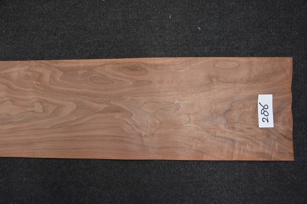 Amerikaans noten fineer 250 x 20-23 cm | 0.6mm | 0,538m²