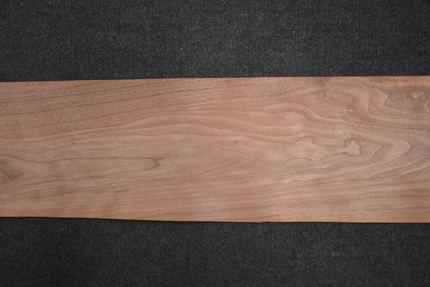 Amerikaans noten fineer 250 x 20-23 cm | 0.6mm | 0,538m²