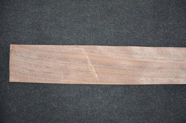 Amerikaans noten fineer 245 x 11cm | 0.6mm | 0,282m²