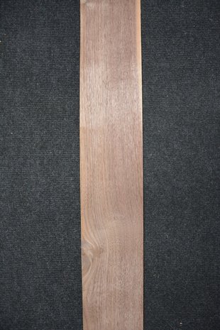 Amerikaans noten fineer 242 x 11 cm | 0.6mm | 0,266m²