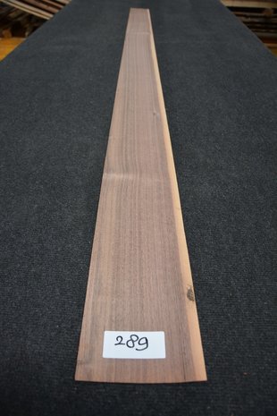 Amerikaans noten fineer 210 x 14-11 cm | 0.6mm |0,263m²