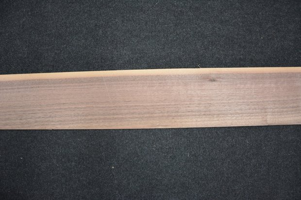 Amerikaans noten fineer 210 x 14-11 cm | 0.6mm |0,263m²