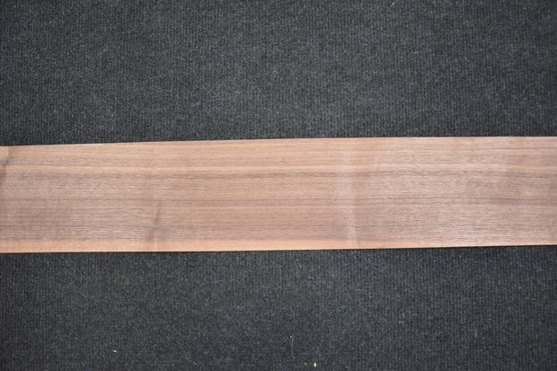 Amerikaans noten fineer 235 x 11-12 cm | 0.6mm | 0,270m²
