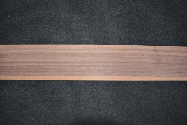 Amerikaans noten fineer 235 x 11-12 cm | 0.6mm | 0,270m²