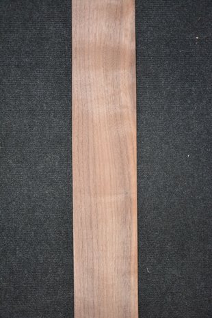 Amerikaans noten fineer 235 x 11-13 cm | 0.6mm | 0,276m²