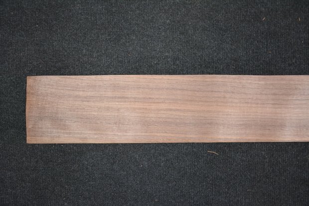 Amerikaans noten fineer 235 x 11-13 cm | 0.6mm | 0,276m²