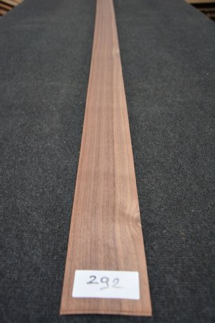 Amerikaans noten fineer 235 x 9-10 cm | 0.6mm | 0,223m²