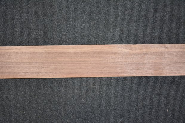 Amerikaans noten fineer 235 x 9-10 cm | 0.6mm | 0,223m²
