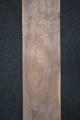 Amerikaans noten fineer 212 x 19 cm | 0.6mm | 0,403m²