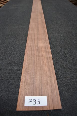 Amerikaans noten fineer 225 x 13 cm | 0.6mm | 0,292m²