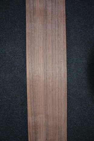 Amerikaans noten fineer 225 x 13 cm | 0.6mm | 0,292m²