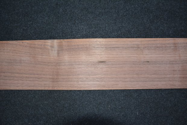 Amerikaans noten fineer 225 x 13 cm | 0.6mm | 0,292m²