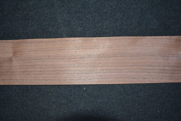Amerikaans noten fineer 225 x 13 cm | 0.6mm | 0,292m²