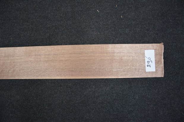 Amerikaans noten fineer 190 x 10-12 cm | 0.6mm | 0,209m²