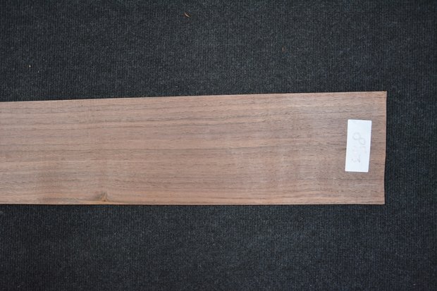 Amerikaans noten fineer 200 x 12-16 cm | 0.6mm | 0,322m²