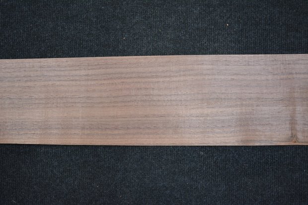 Amerikaans noten fineer 200 x 12-16 cm | 0.6mm | 0,322m²