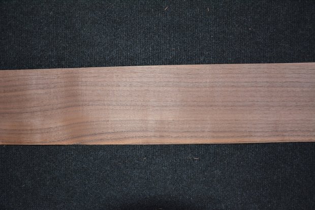 Amerikaans noten fineer 200 x 12-16 cm | 0.6mm | 0,322m²